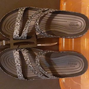 Croc sandals l
